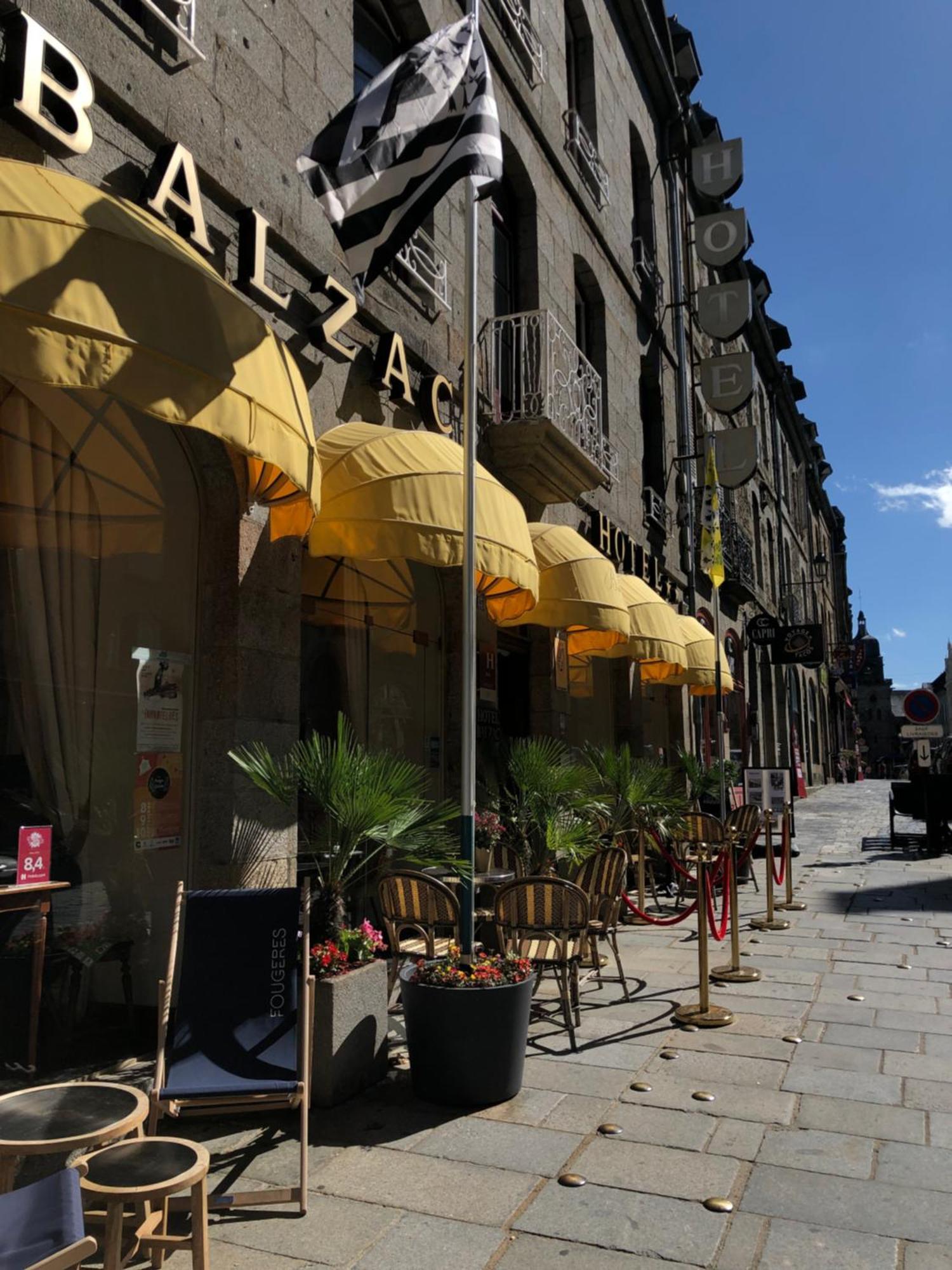 Balzac Hotel Restaurant Fougères Buitenkant foto